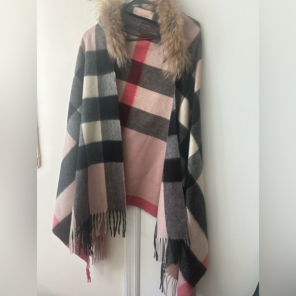 Kelli Kouri Cape - Picture 1 of 4